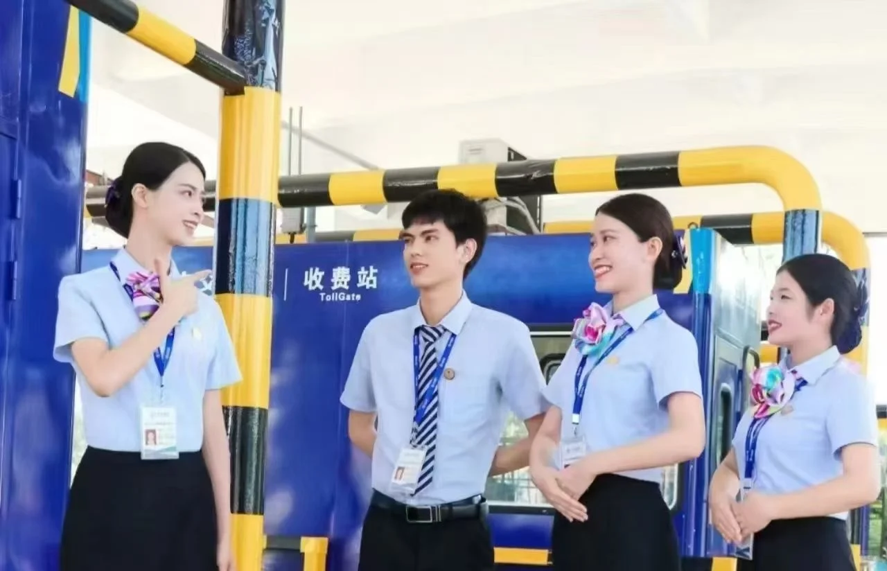 毕节地区高速公路收费员