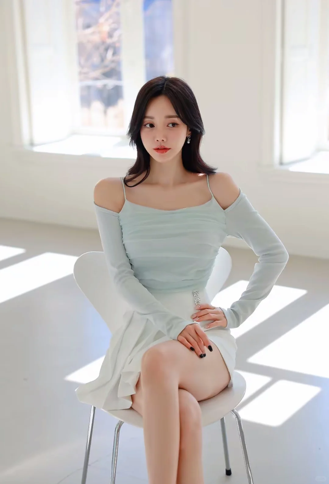 冷白色真的超有氛围感～美女?