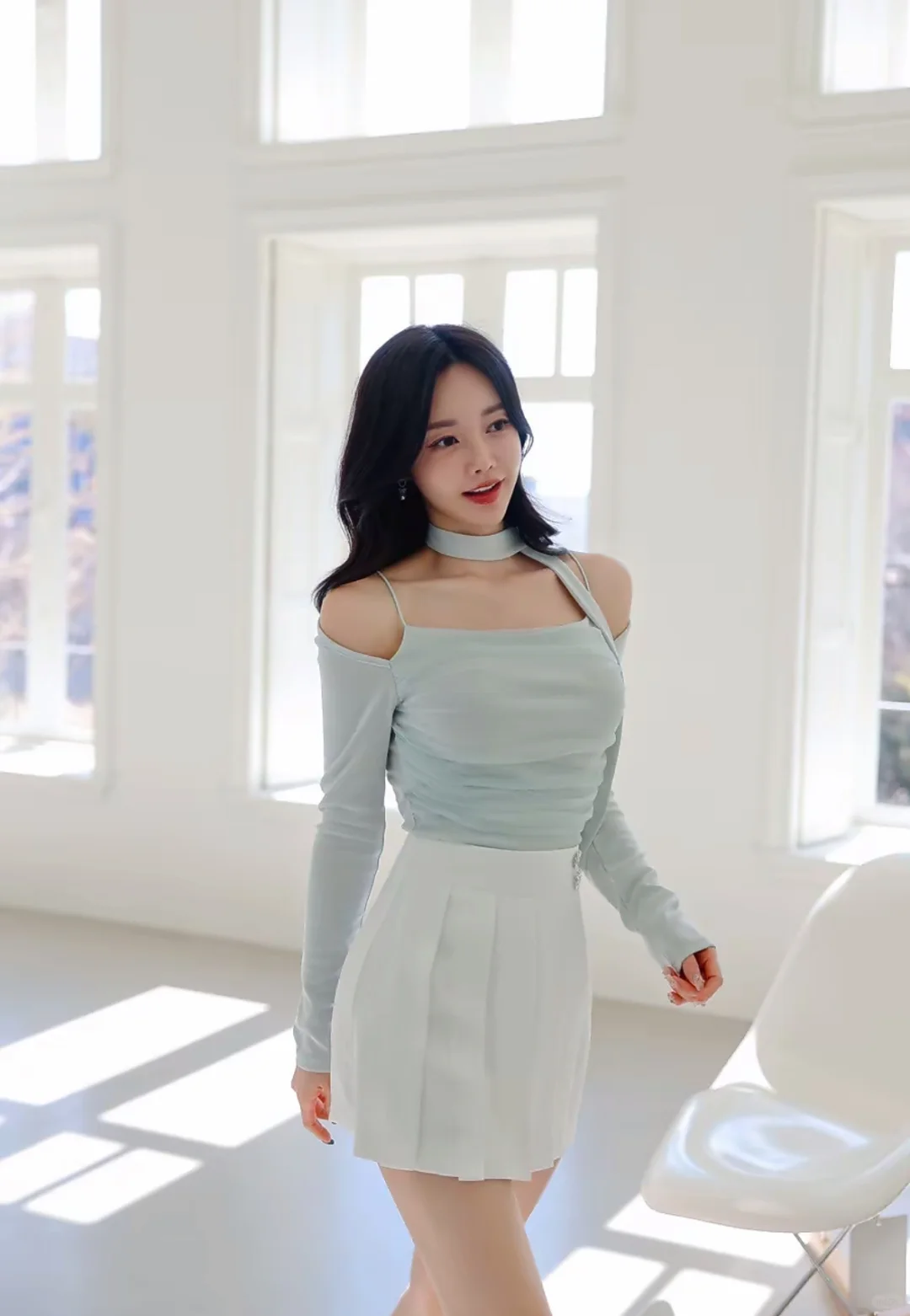 冷白色真的超有氛围感～美女?