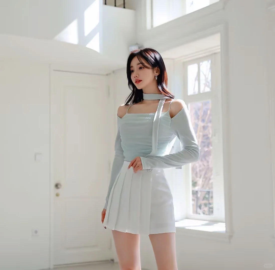 冷白色真的超有氛围感～美女?
