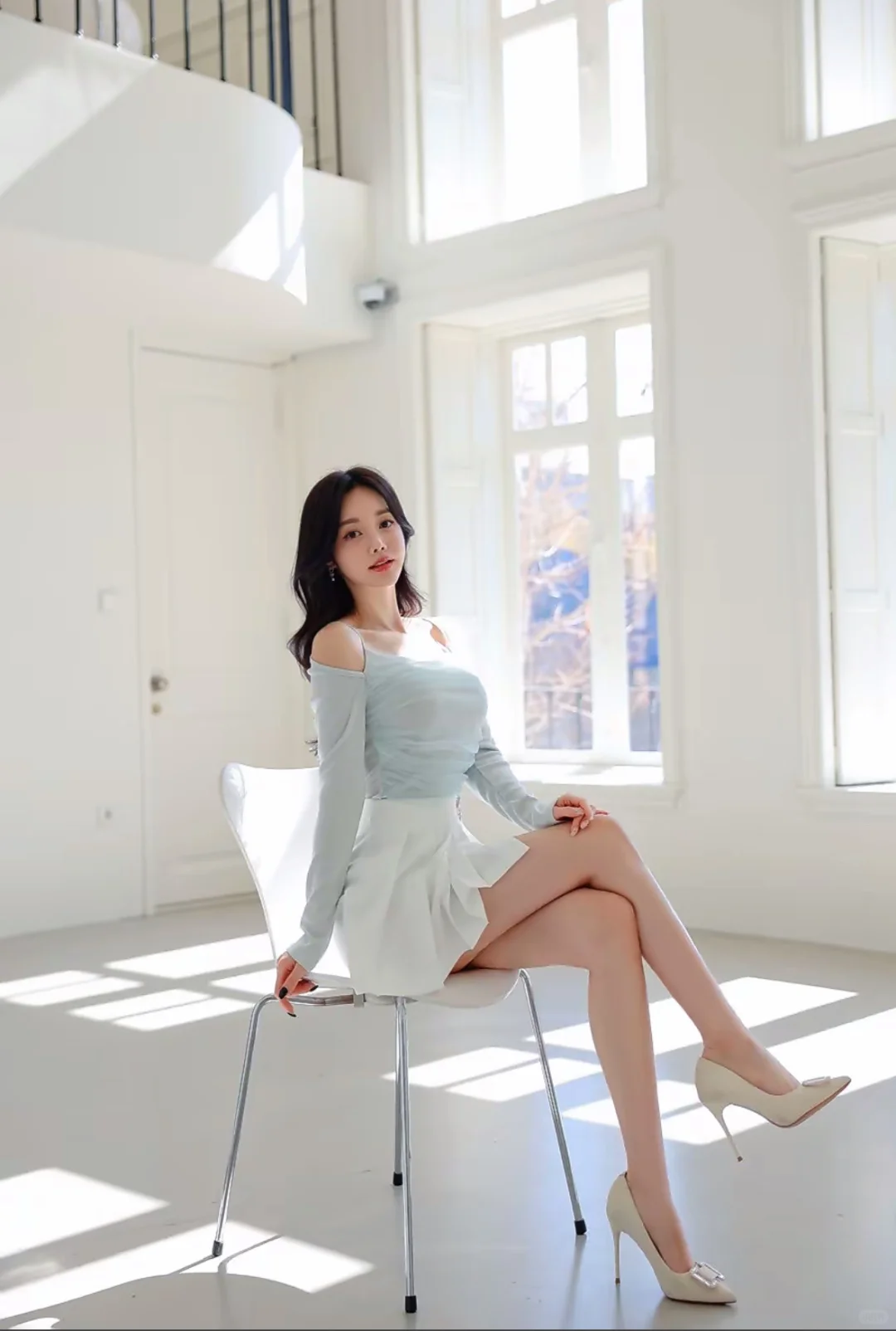 冷白色真的超有氛围感～美女?