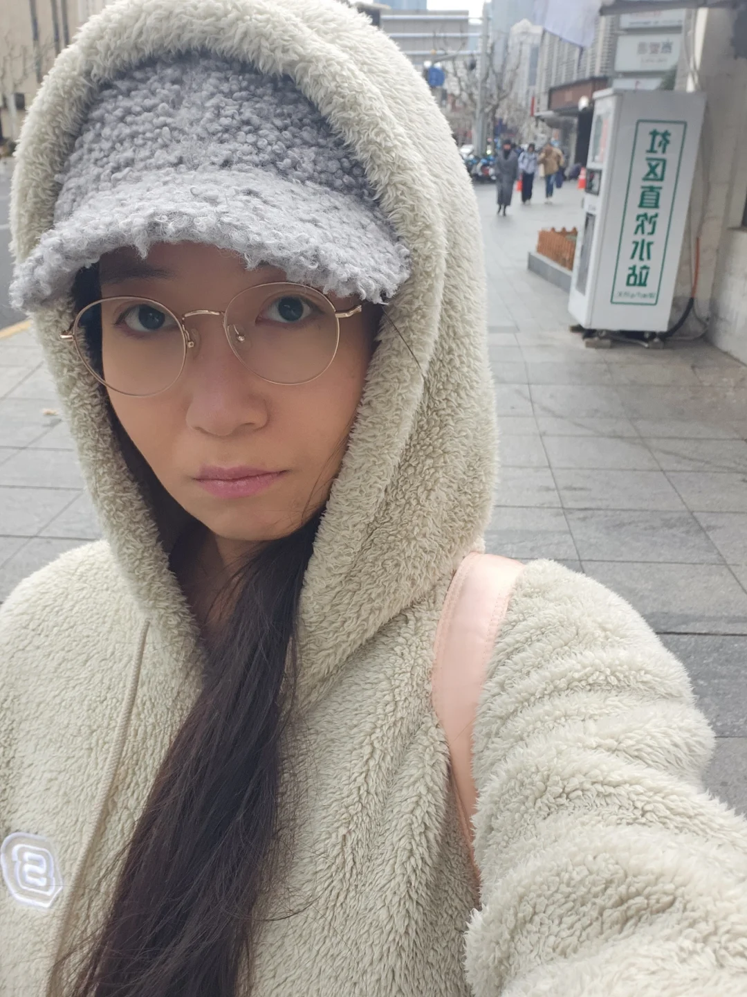 母单女大一个人过情人节，怒而爆照15张。