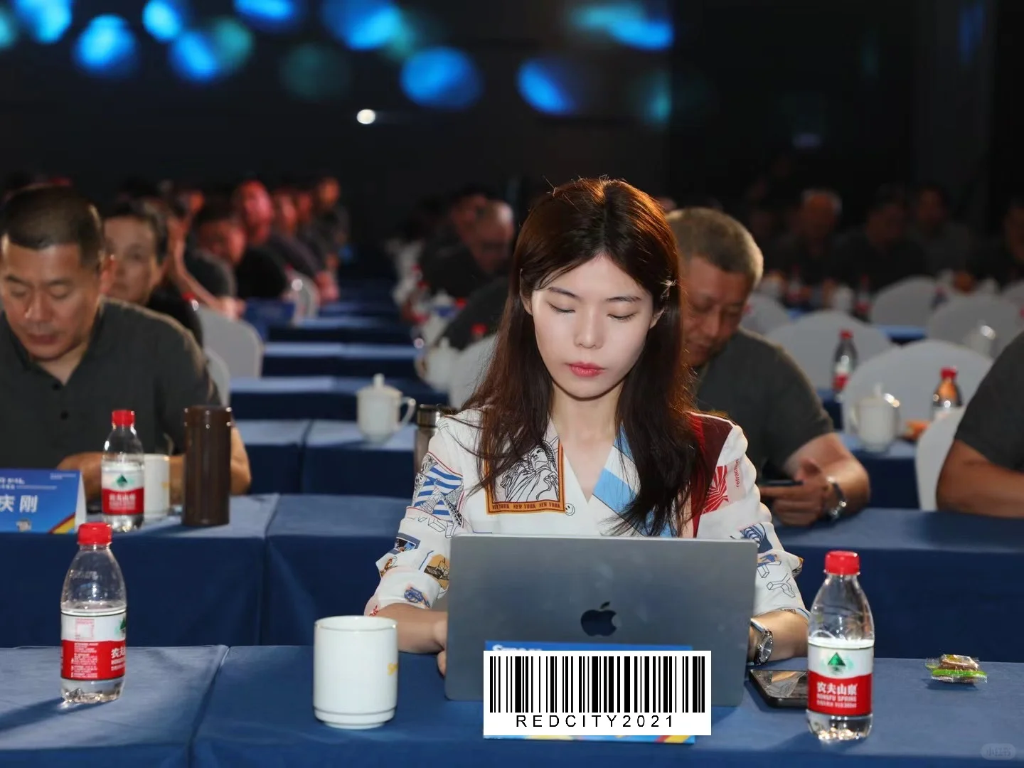 招聘一名助理替我当外企董事长（女生优先）
