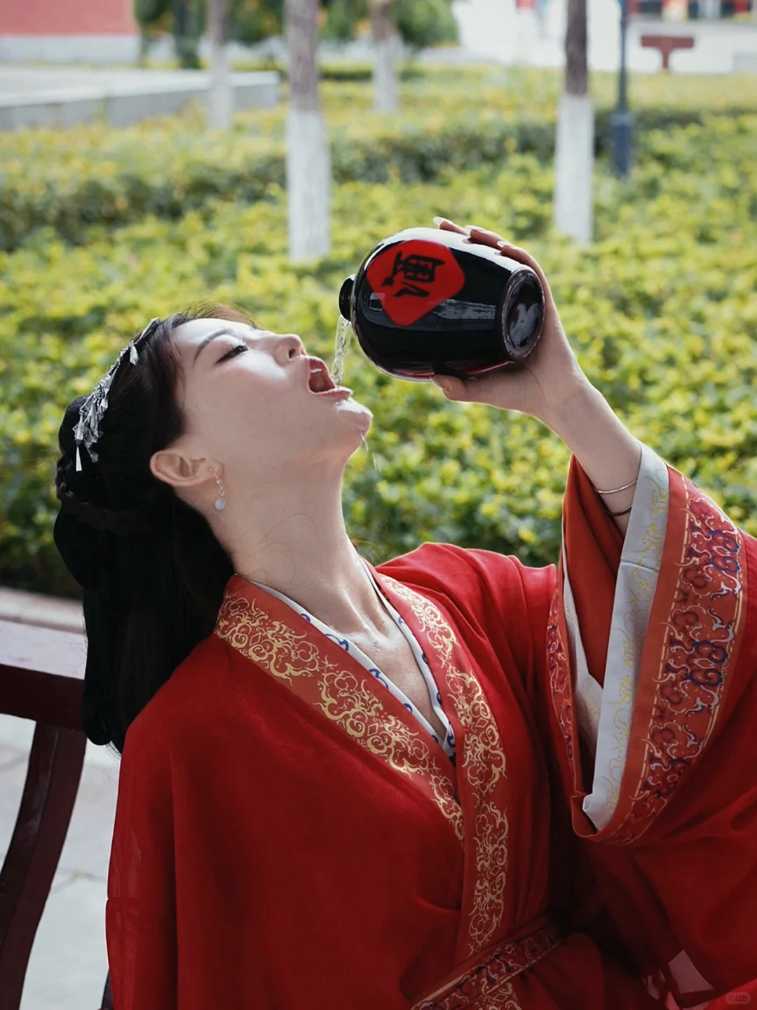 做散白酒月入三万，00后的优势在哪里？