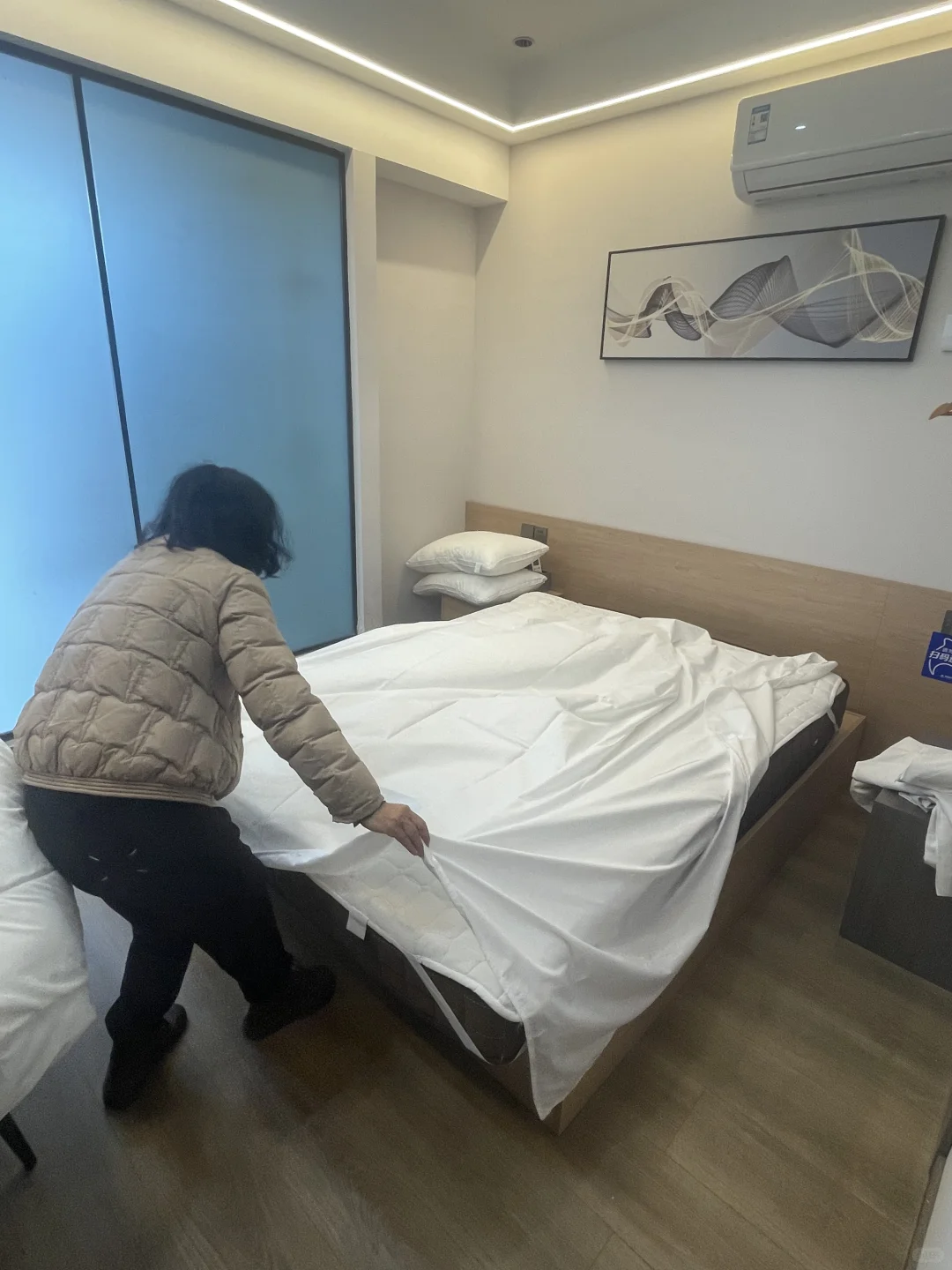 妈妈开的酒店差评之后整改满房后续