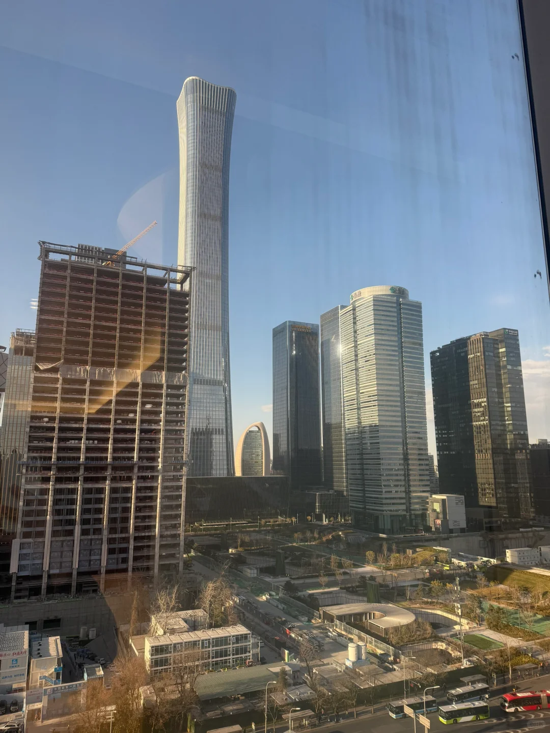 公司招聘前台2名行政4名法定节假日双休