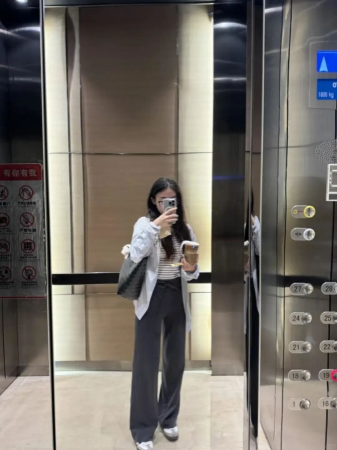 其实四月份是应届生进国企最容易捡漏的
