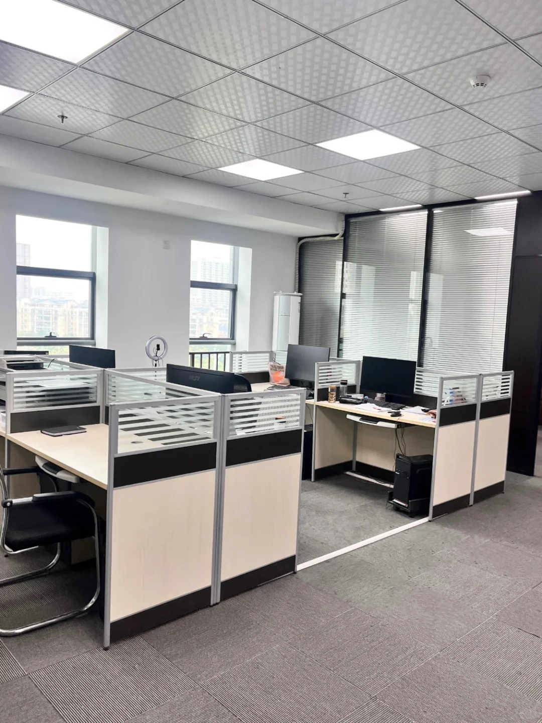 新店急招文员
