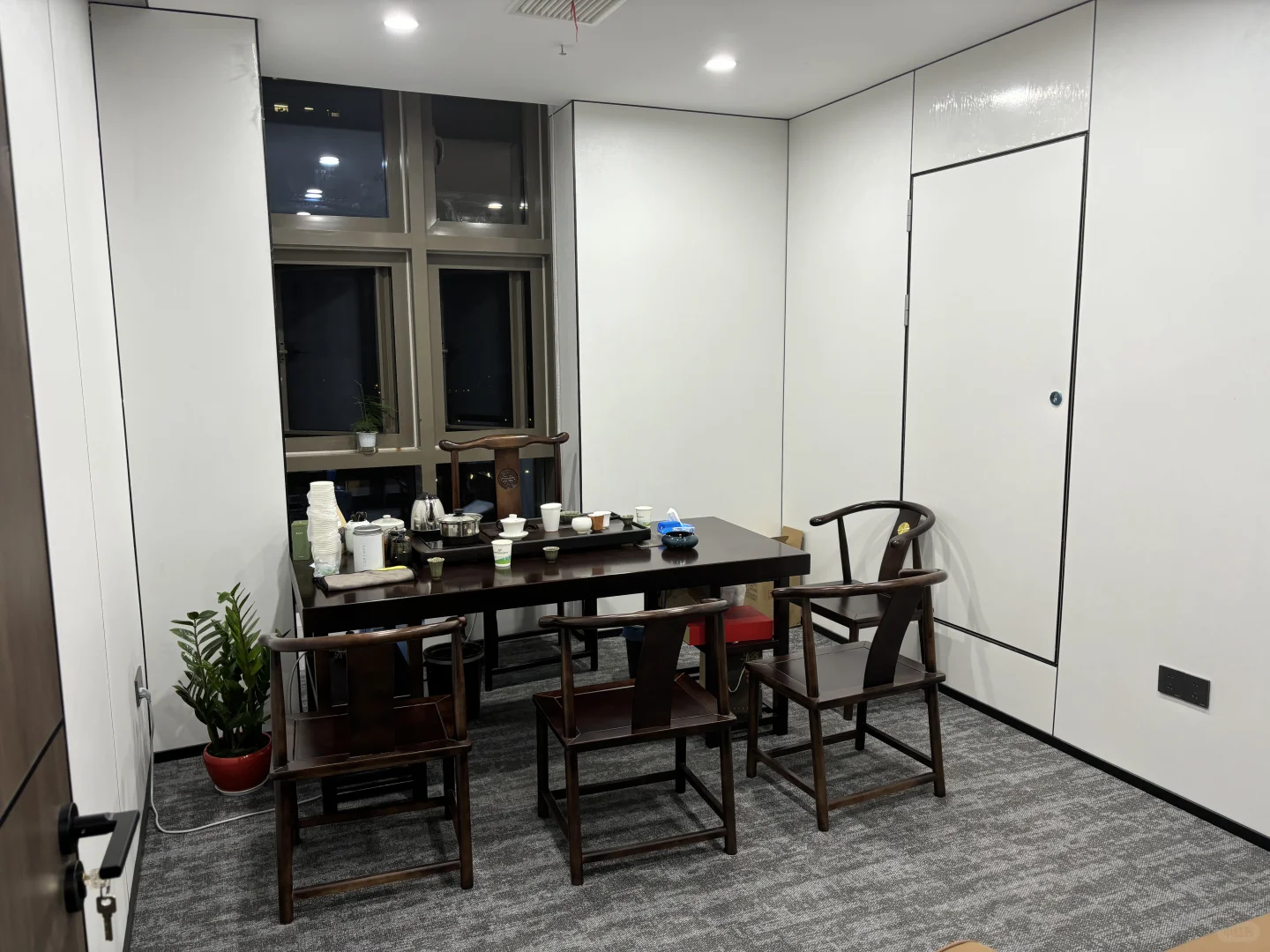 创业公司招人啦，待遇从优！