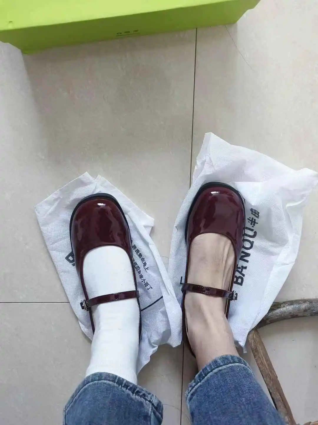 玛丽珍鞋要不要穿袜子