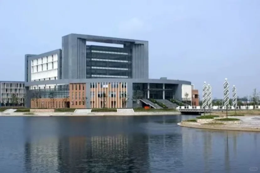 流行舞艺考生能上的大学之盐城师范学院