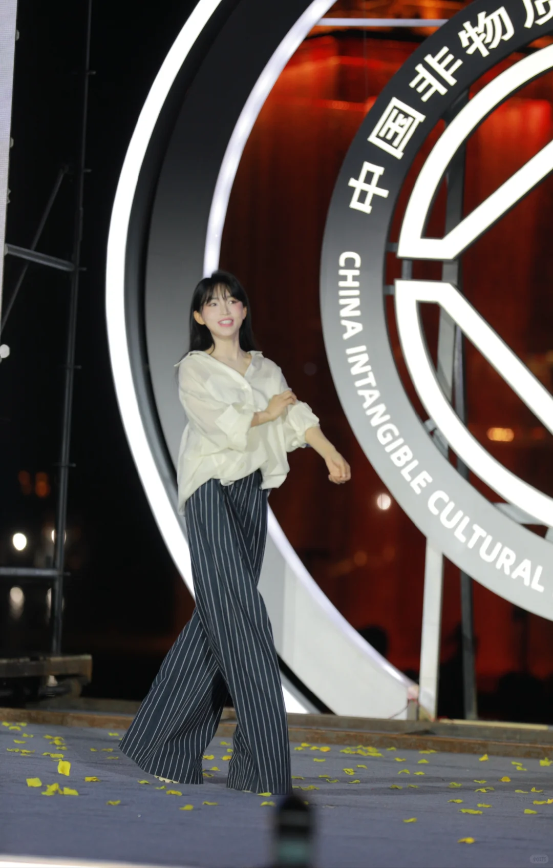 李子柒获聘非遗推广大使助力文化传承
