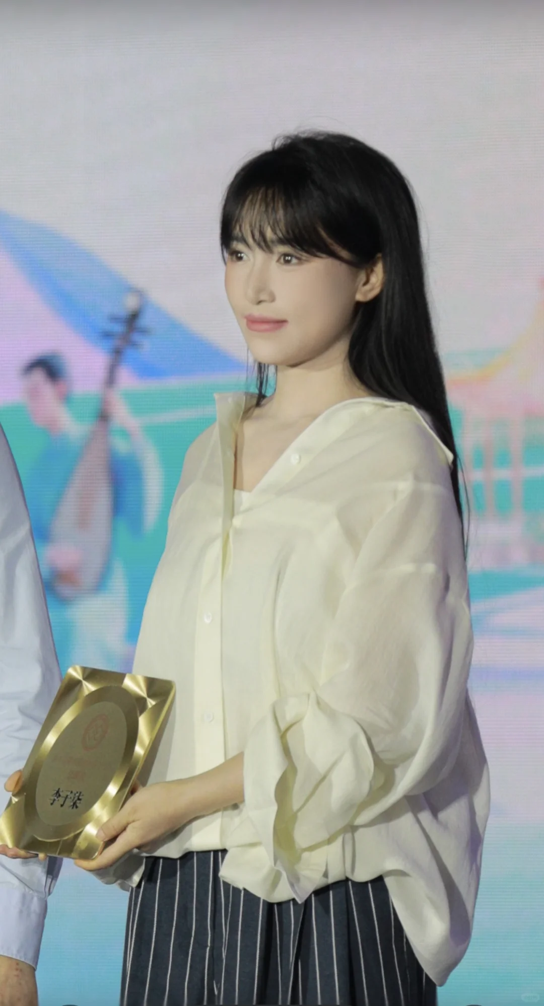 李子柒获聘非遗推广大使助力文化传承