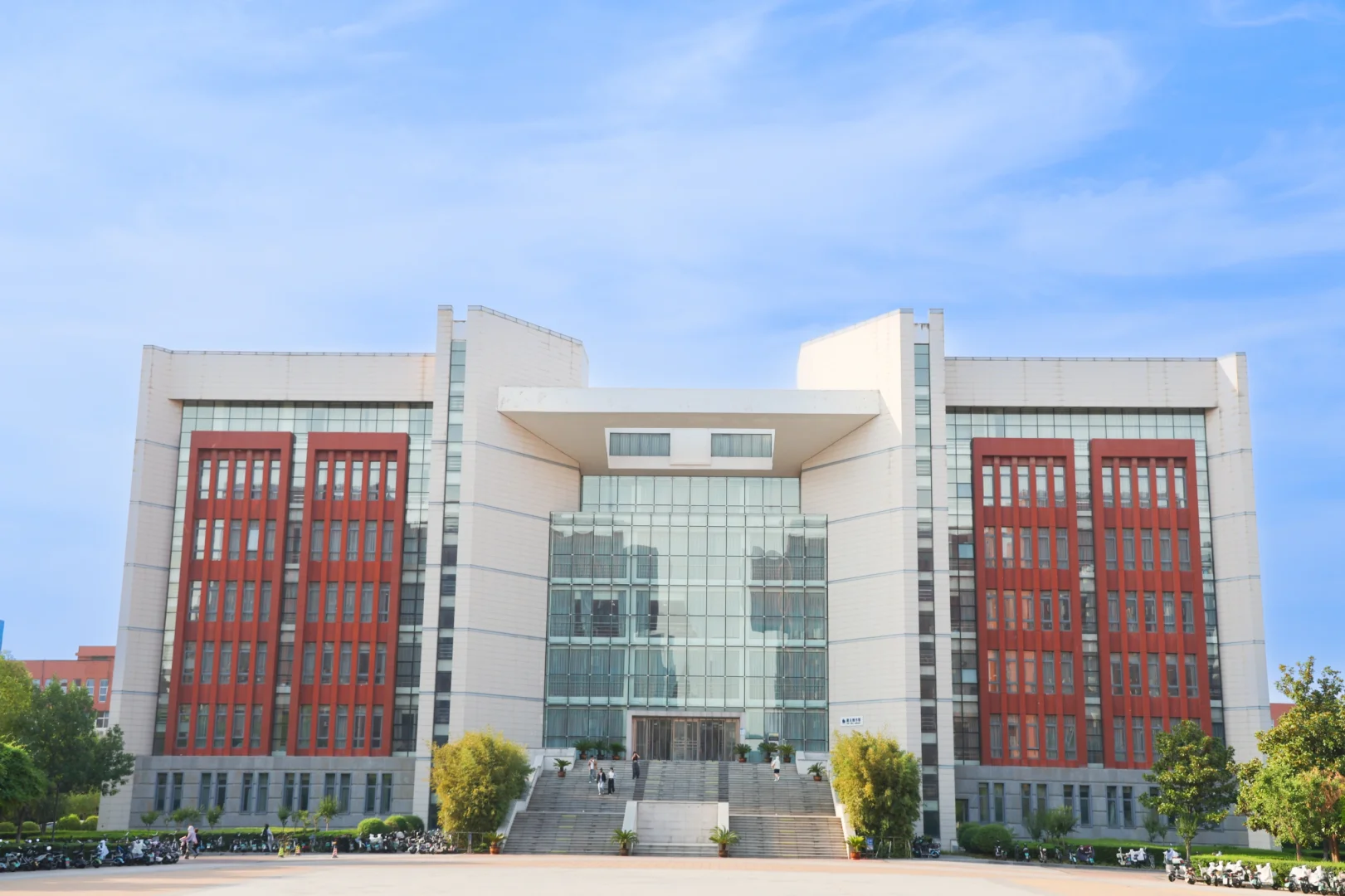 学姐今天带大家初步认识一下郑州轻工业大学
