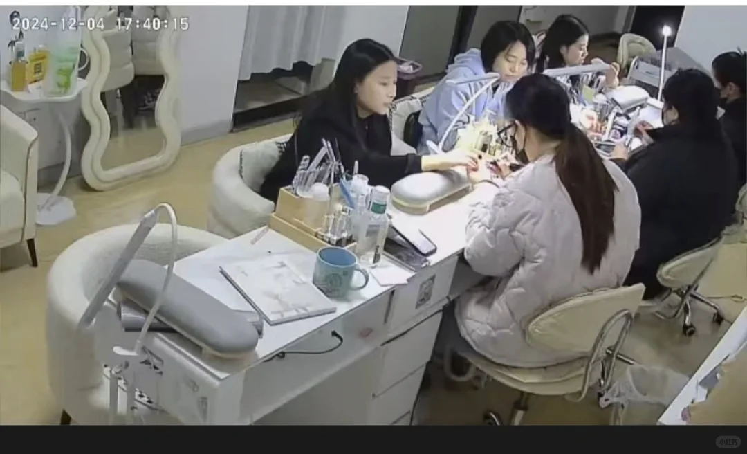 岳阳花板桥招聘美甲师！！！