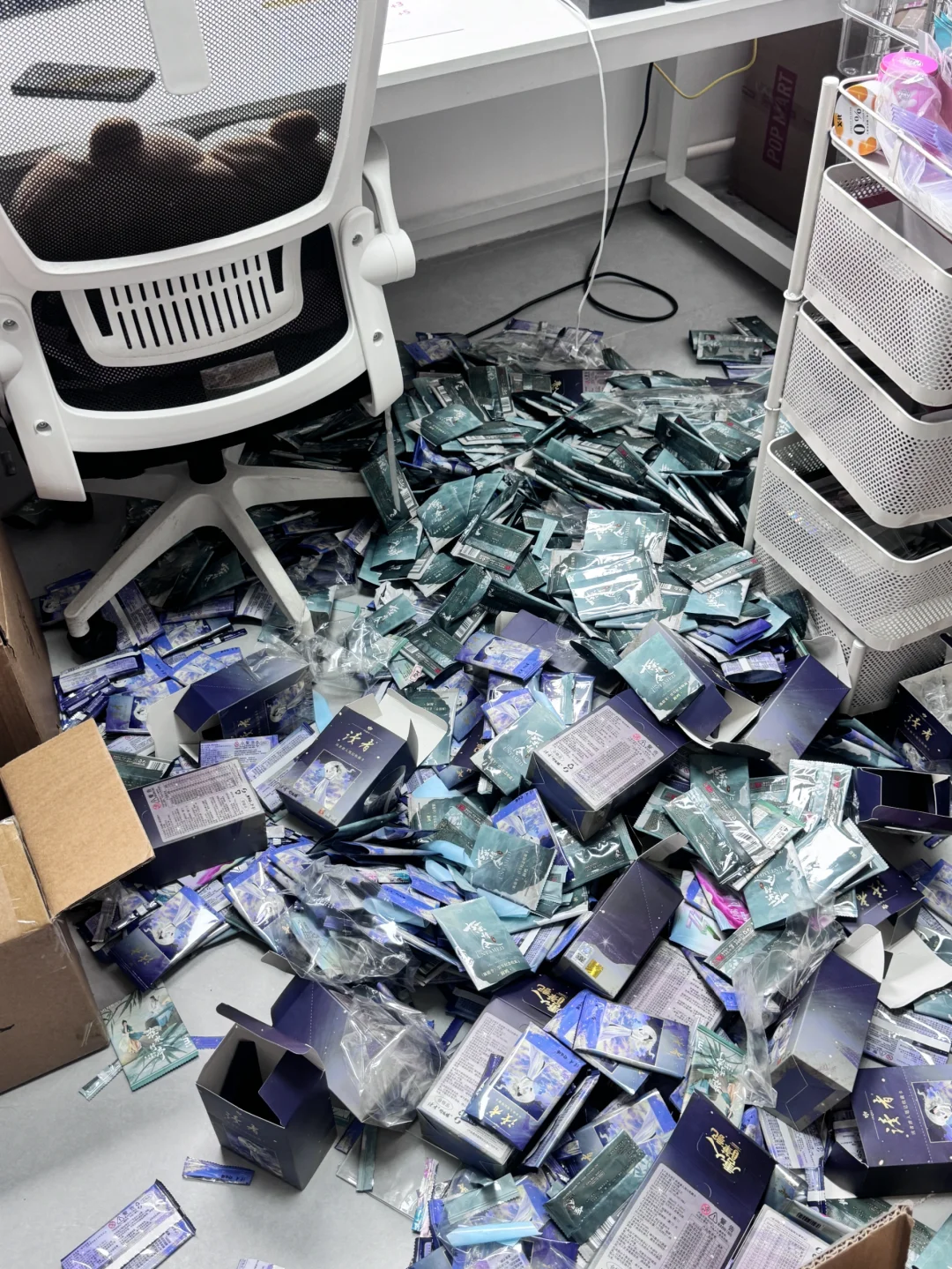 有没有小伙伴愿意做拆卡主播呢