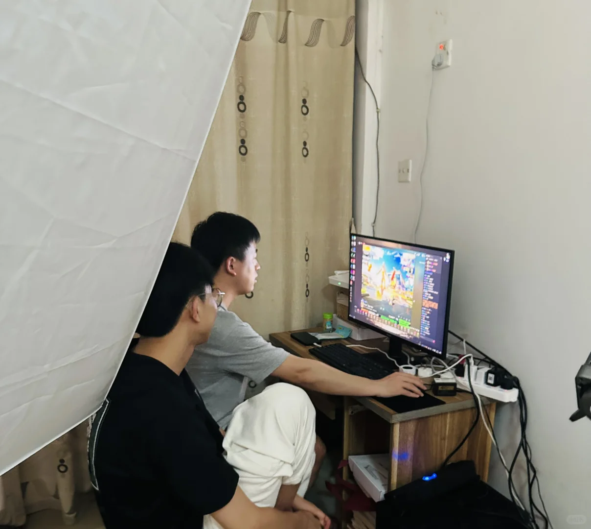 招聘新媒体运营、直播