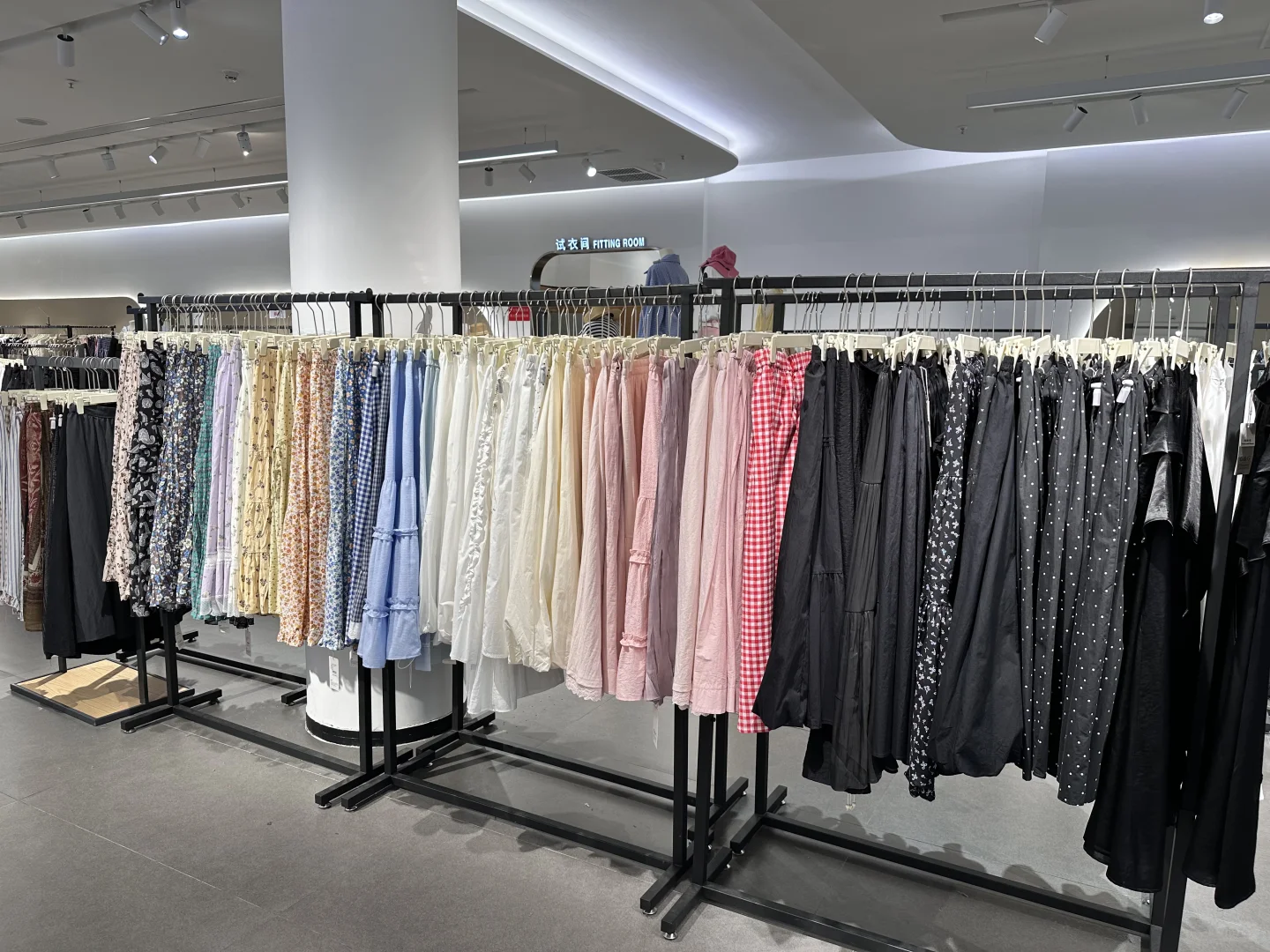 惠州大亞灣鵝鵝喔服裝店招聘大學(xué)生兼職