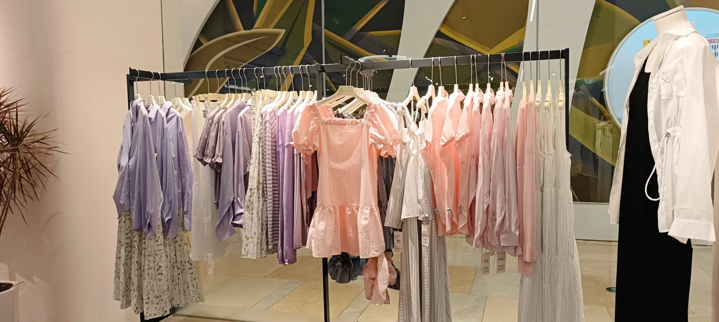 惠州大亞灣鵝鵝喔服裝店招聘大學(xué)生兼職