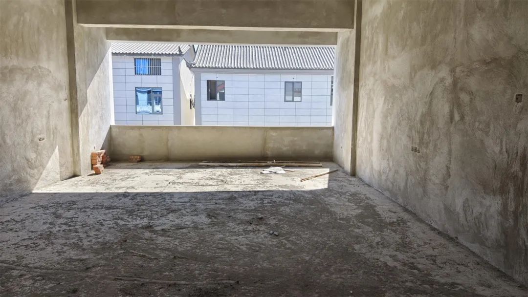 【房源推荐】473.客运站附近4分432㎡毛坯庭院 199万