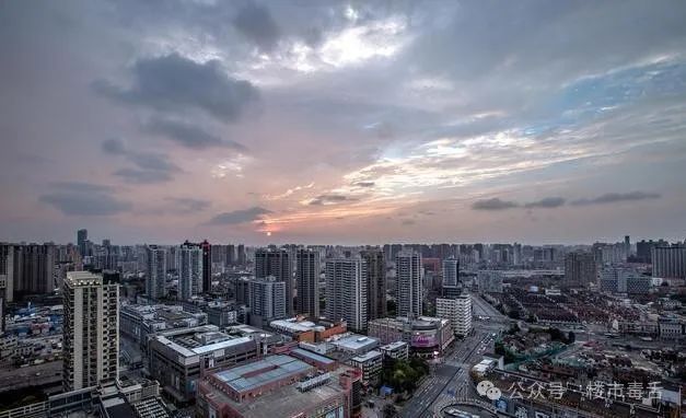 买房牢记“九字真言”:买中、买边、买三、不买二,都是好房