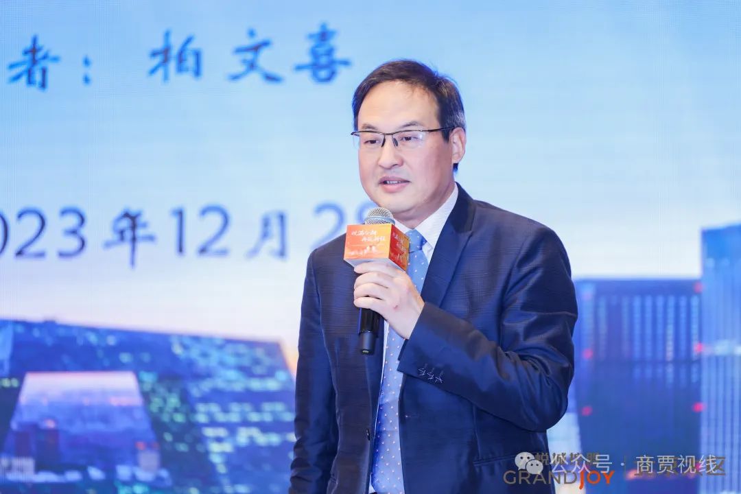 柏文喜最近对房地产行业和房地产市场的主要见解与建议,AI告诉你!