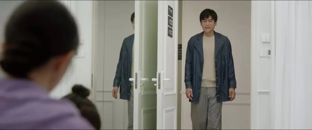 《烟火人家》:“想上位”的肖瑶住千万豪宅,买40000元的项链,给富豪当“小 三”,被家长质疑人品的她,为什么得不到邱夏的心?