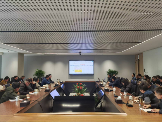 华建地产召开工程培训会