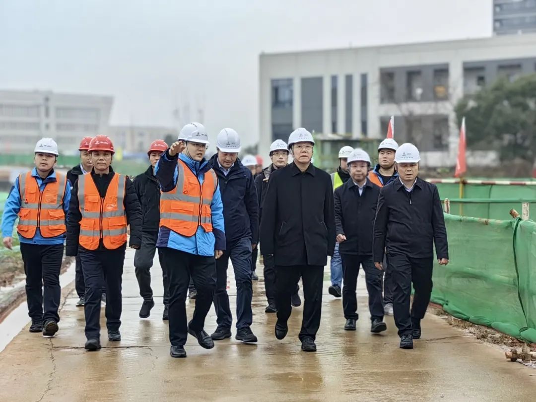 五矿地产党委副书记、总经理刘波到五矿二十三冶调研指导工作