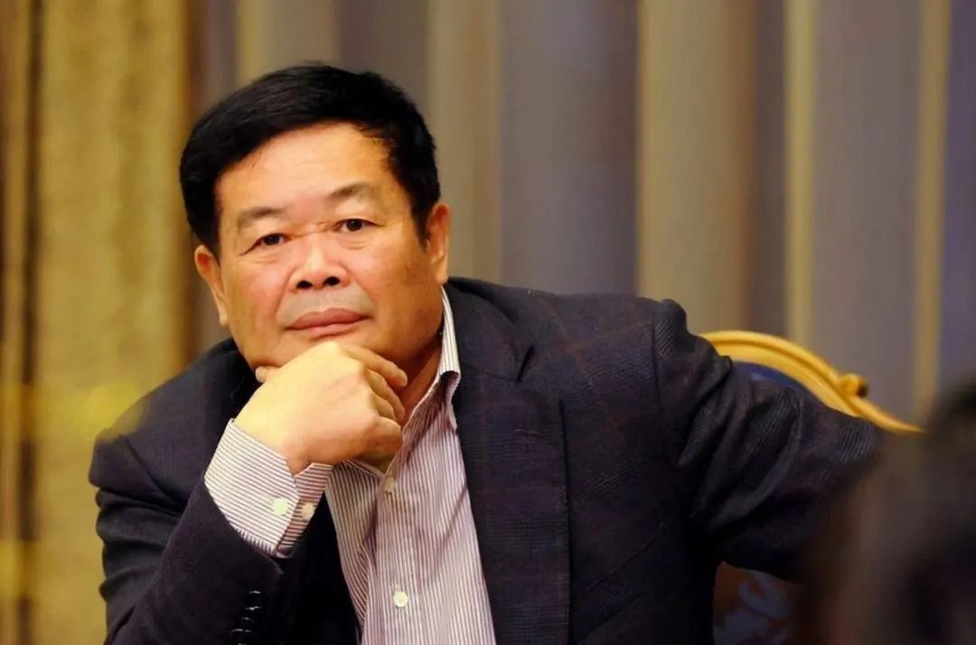 现在卖掉房子,是“聪明”还是“愚蠢”?曹德旺直言不讳,一语道破!