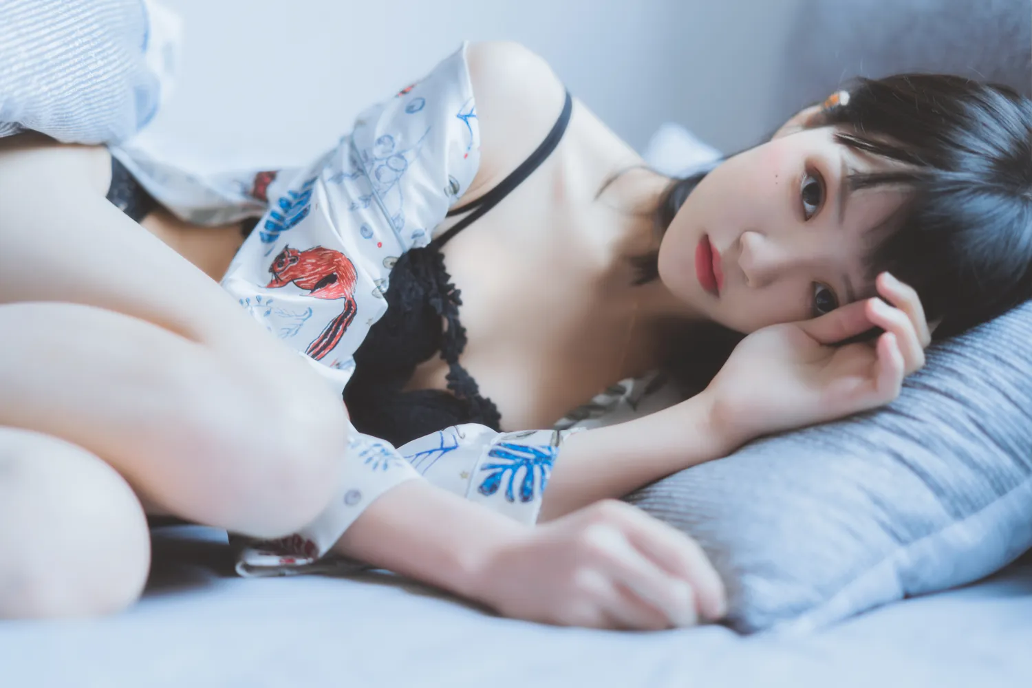 桜桃喵VOL.058[32P]困倦性感美女个人写真摄影艺术照