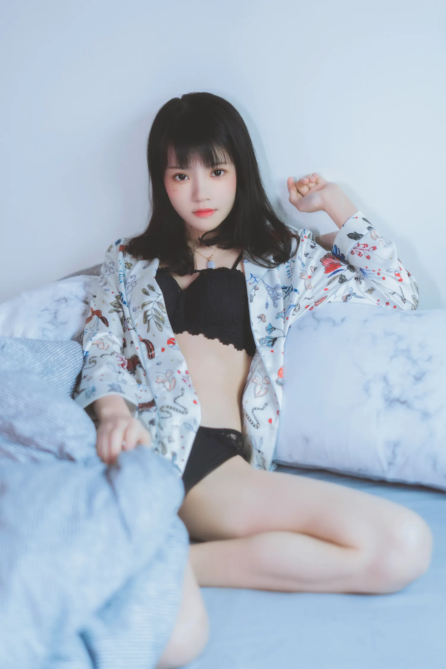 桜桃喵VOL.058[32P]困倦性感美女个人写真摄影艺术照