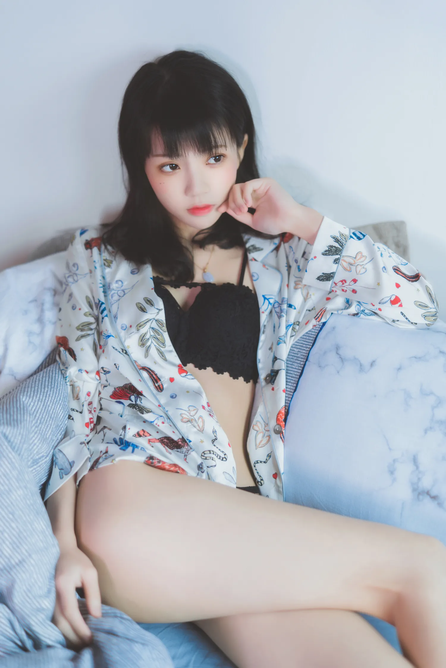 桜桃喵VOL.058[32P]困倦性感美女个人写真摄影艺术照