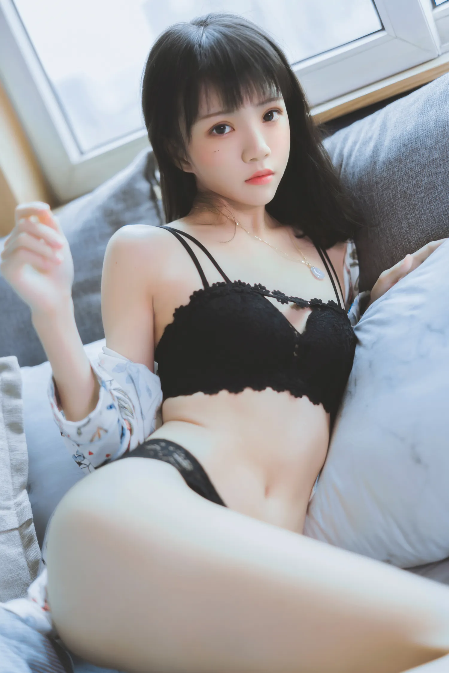 桜桃喵VOL.058[32P]困倦性感美女个人写真摄影艺术照